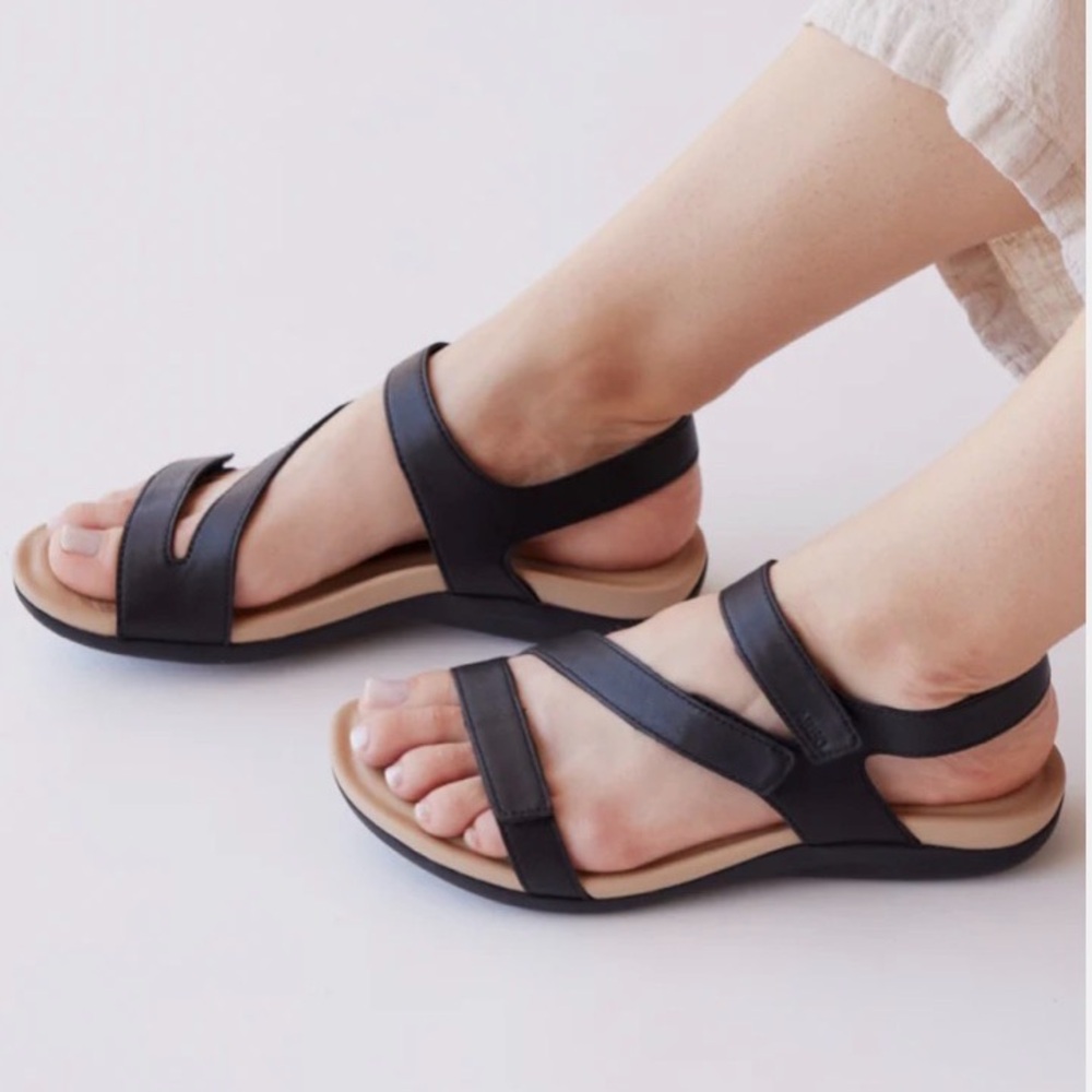 NIB ABEO Walking Company Oasis Strap Black Sandals